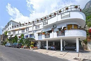 Dei Cavalieri Hotel 3*